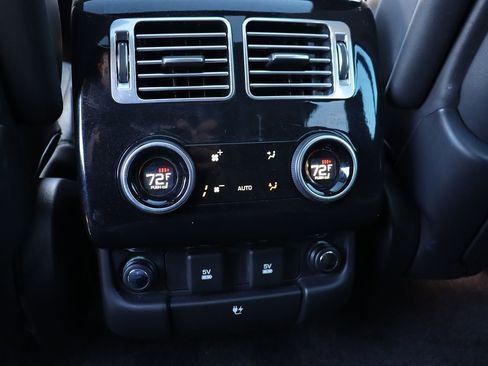 Used 2018 Land Rover Range Rover HSE image 37