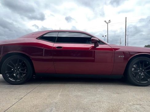 Used 2023 Dodge Challenger R/T image 9