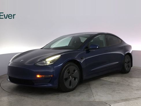 Used 2022 Tesla Model 3 RWD image 2