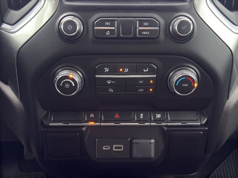 Used 2020 Chevrolet Silverado 1500 LT image 18