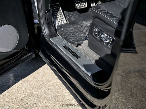 Used 2018 Bentley Bentayga image 43