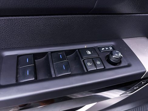 Used 2024 Toyota Tundra Limited AWD/4WD image 18