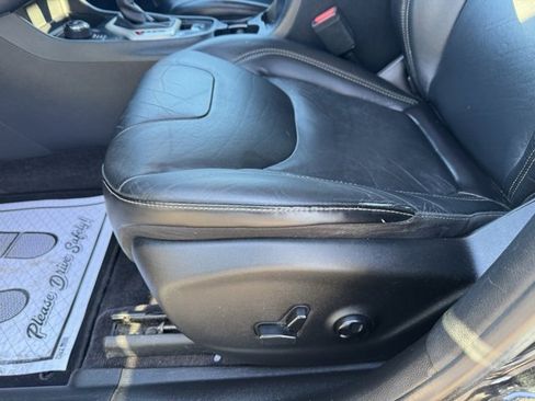 Used 2016 Jeep Cherokee Limited image 7