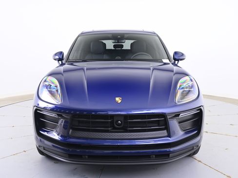 Certified 2025 Porsche Macan image 10