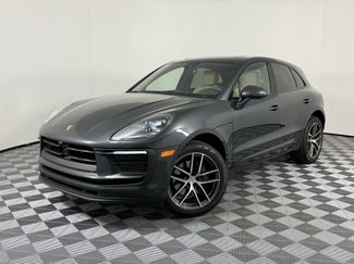 Used 2025 Porsche Macan image 1