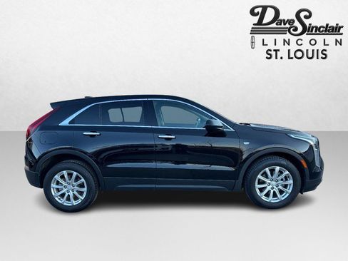 Used 2021 Cadillac XT4 Luxury w/ Cold Weather Package image 2