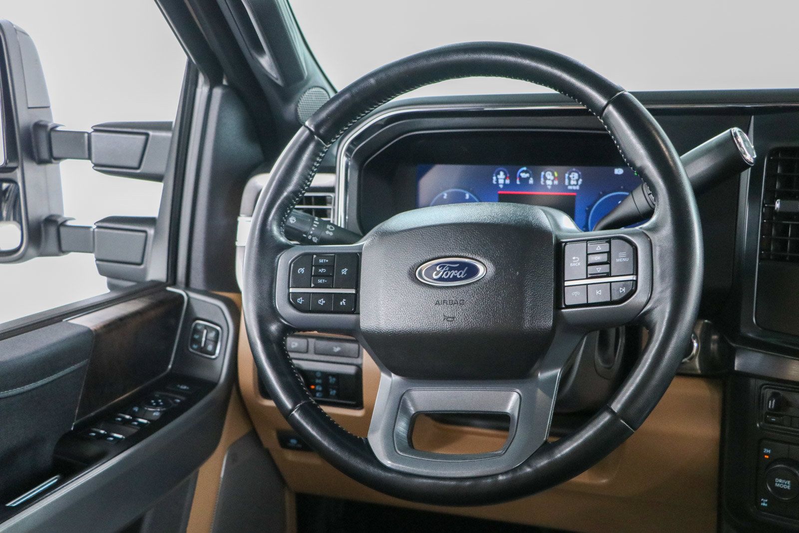 Used 2024 Ford F250 Lariat w/ Black Appearance Package AWD/4WD image 13