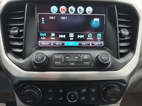 Used 2018 GMC Acadia SLE FWD image 3