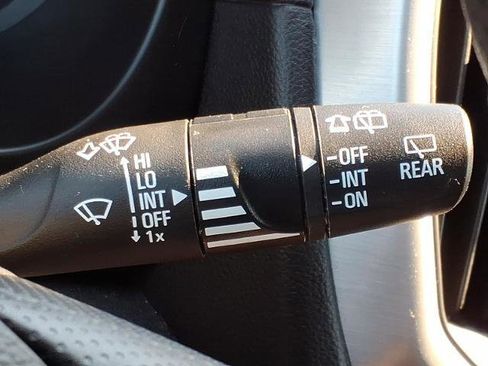 Used 2024 GMC Terrain SLE w/ Driver Convenience Package AWD/4WD image 18