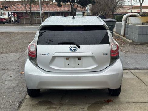 Used 2012 Toyota Prius C One image 3