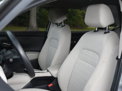 Used 2024 Honda HR-V LX image 11