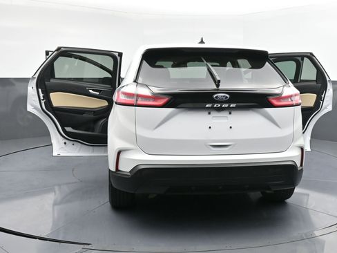 Used 2021 Ford Edge SE image 41