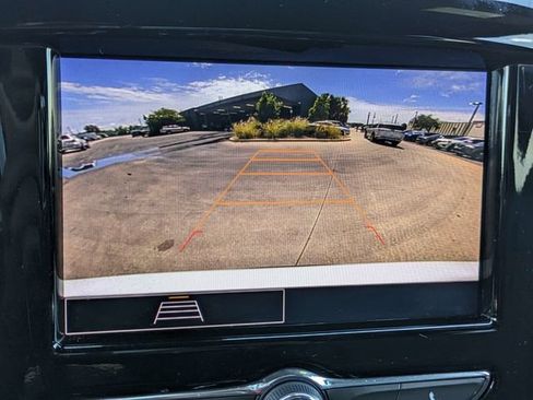 Used 2023 Chevrolet Traverse LT FWD image 23