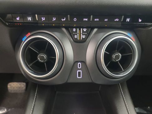 Used 2024 Chevrolet Blazer LT image 32