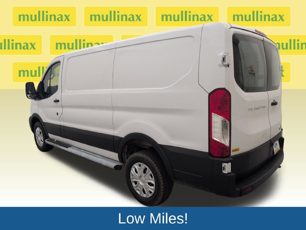 Used 2025 Ford Transit 250 Low Roof w/ Exterior Upgrade Package RWD image 8