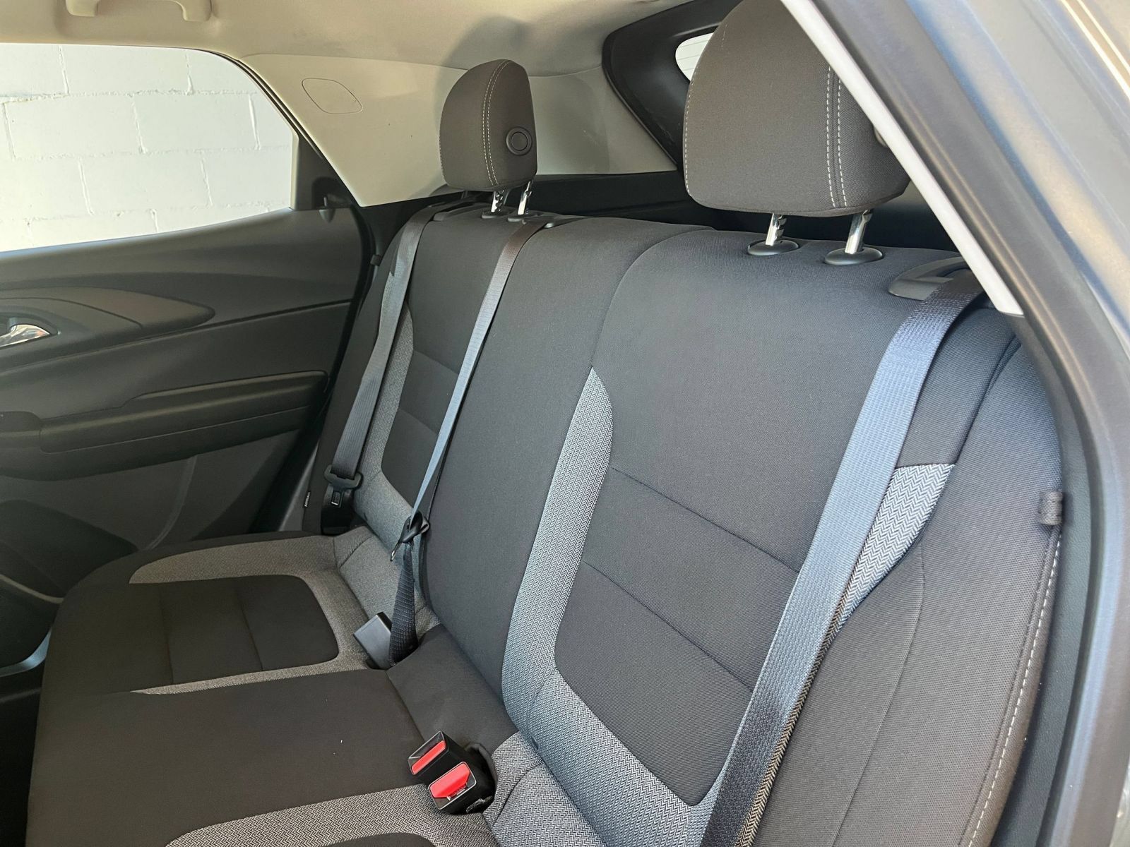 Used 2025 Chevrolet TrailBlazer LT FWD image 37