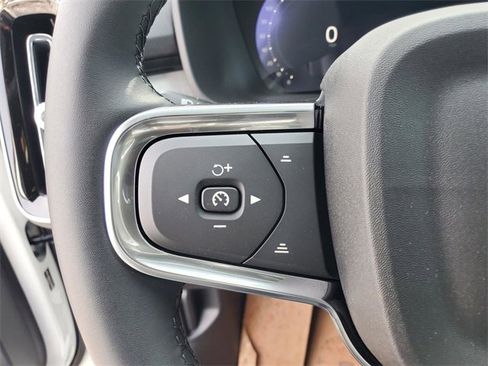 New 2026 Volvo XC40 B5 Ultra w/ Protection Package Premier image 18