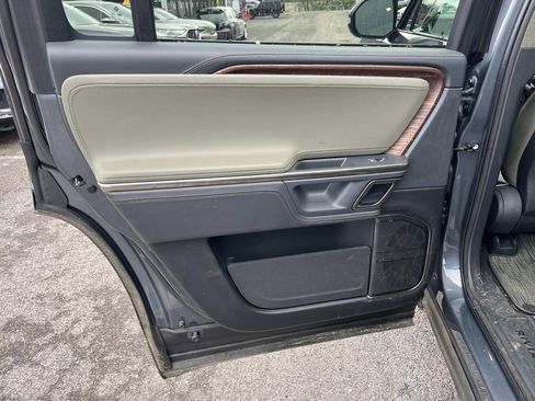 Used 2023 Rivian R1S Launch Edition image 16