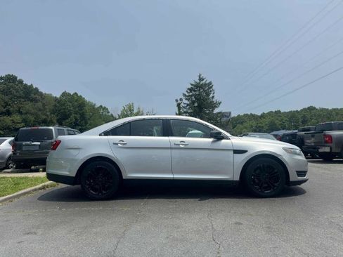 Used 2016 Ford Taurus SEL FWD image 4