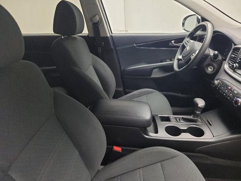 Used 2020 Kia Sorento FWD V6 image 21