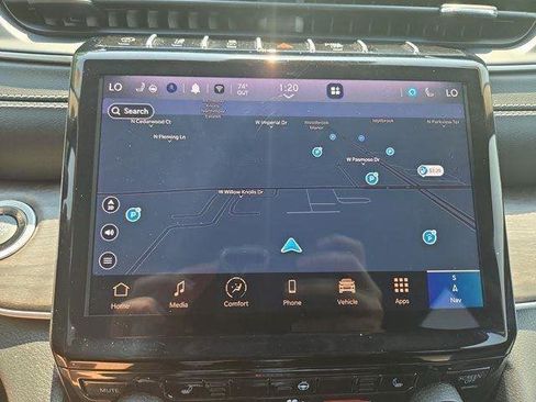 Used 2024 Jeep Grand Cherokee Limited image 20