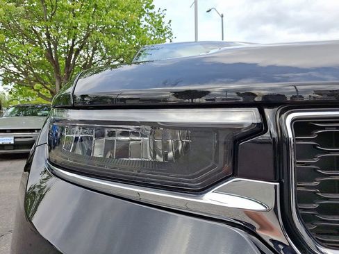 Used 2023 Jeep Grand Cherokee 4WD 4xe image 9