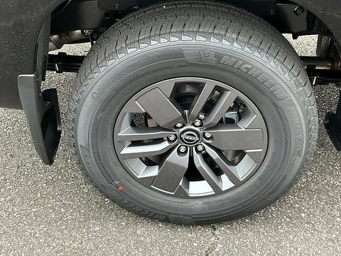 New 2026 Nissan Frontier SV image 9