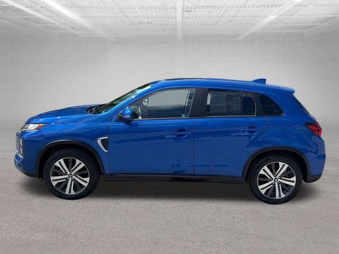 Used 2025 Mitsubishi Outlander Sport SE AWD/4WD image 2