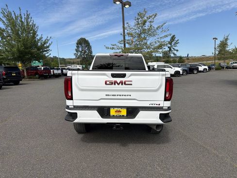 Certified 2022 GMC Sierra 3500 AT4 w/ AT4 Premium Plus Package AWD/4WD image 6