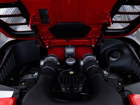 Used 2015 Ferrari 458 Spider RWD image 25