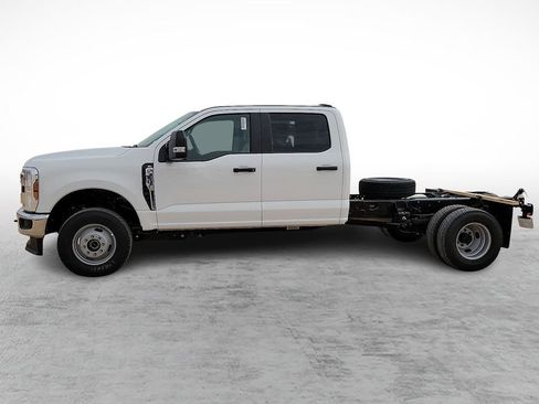 New 2026 Ford F350 XL w/ XL Chrome Package image 6