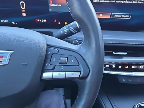 Used 2025 Cadillac XT4 Premium Luxury w/ Cold Weather Package FWD image 28