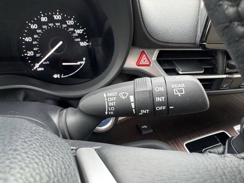 Certified 2023 Toyota Sienna XLE image 33