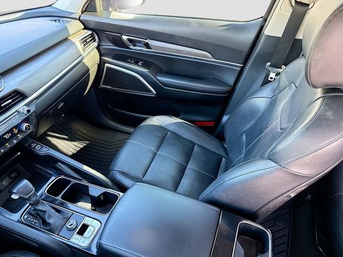 Used 2022 Kia Telluride EX image 23