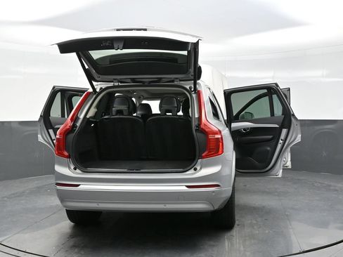 Used 2025 Volvo XC90 B5 Core AWD/4WD image 42
