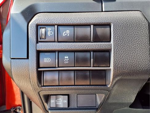 Certified 2025 Toyota Tacoma SR AWD/4WD image 15