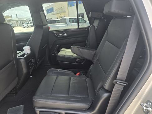 Used 2023 Chevrolet Tahoe Z71 w/ Luxury Package image 11