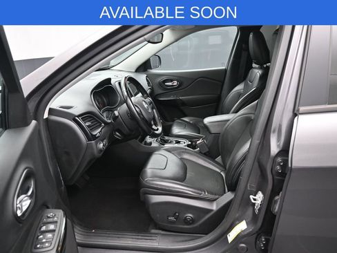 Used 2021 Jeep Cherokee Latitude Plus AWD/4WD image 9
