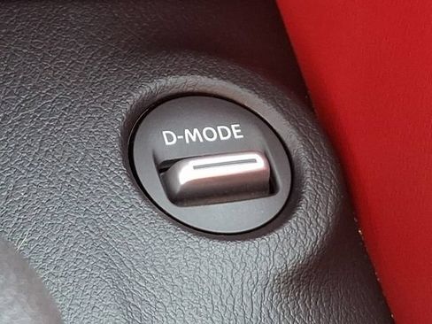 Used 2023 Nissan Z w/ Floor Mat Package (L93) RWD image 16