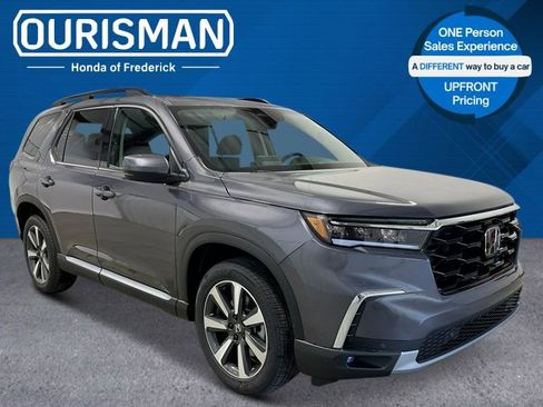 New 2025 Honda Pilot Touring image 1