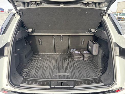 Used 2023 Land Rover Range Rover Evoque R-Dynamic S image 11