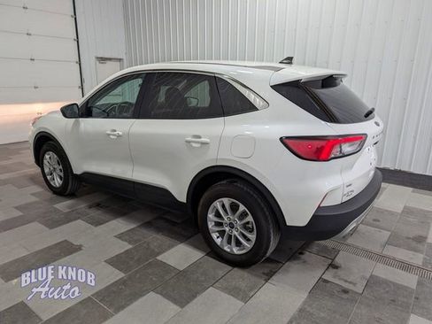 Used 2022 Ford Escape SE w/ Convenience Package image 2