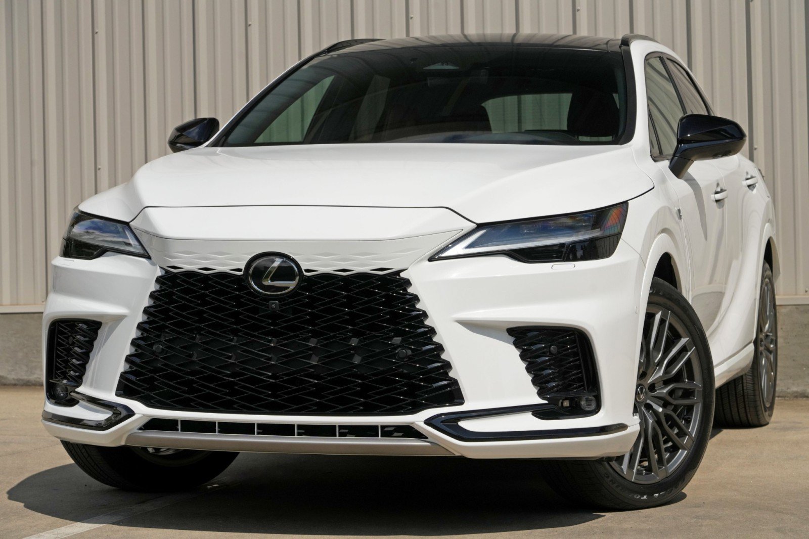 Used 2023 Lexus RX 500h F Sport AWD/4WD image 3