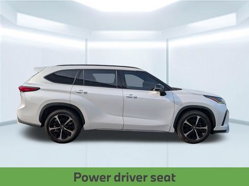 Used 2022 Toyota Highlander XSE FWD image 8