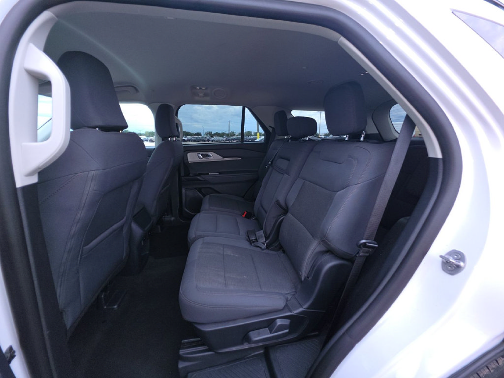 Used 2025 Ford Explorer Active RWD image 5