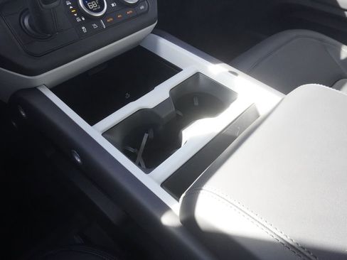 New 2026 Land Rover Defender 110 X-Dynamic SE image 14