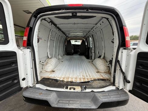 Used 2016 Chevrolet Express 2500 Extended image 19