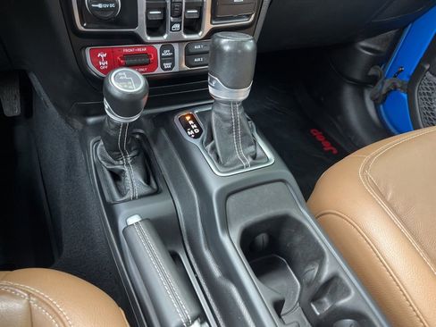 Used 2023 Jeep Gladiator Rubicon w/ LED Lighting Group AWD/4WD image 38
