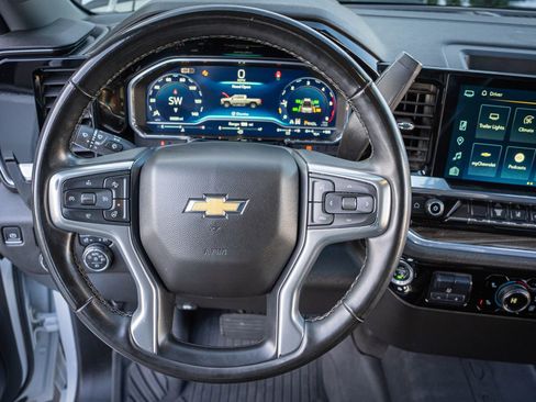 Used 2024 Chevrolet Silverado 2500 LT image 17