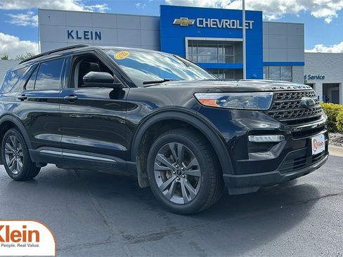 Used 2022 Ford Explorer XLT w/ XLT Sport Appearance Package image 1